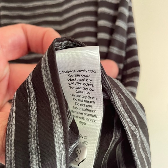 Athleta Chi high neck Racerback black grey tank top Size Small - Picture 5 of 5